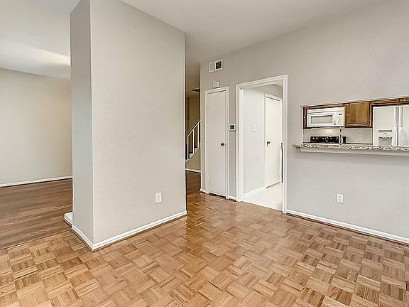 5th image of 11711 Memorial Dr APT 679
