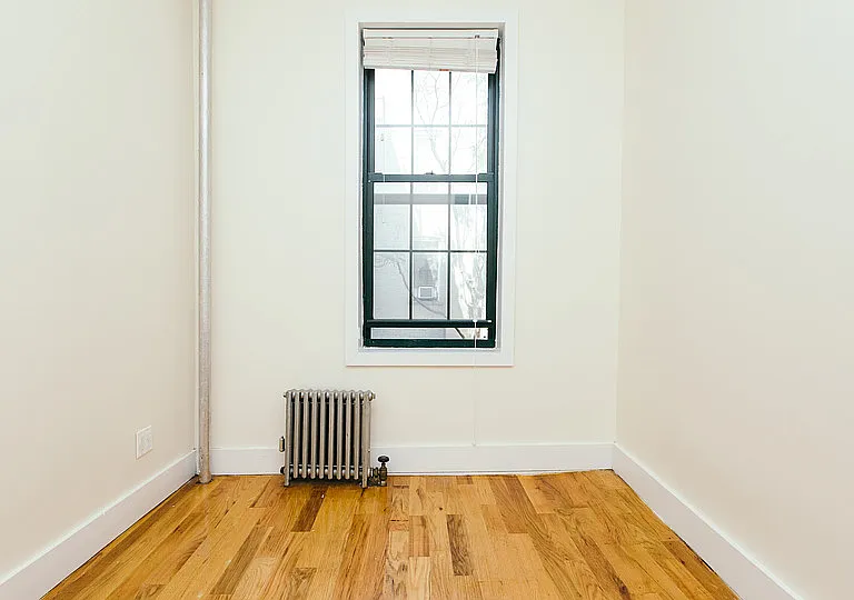 206 Scholes St #8 — Photo 21
