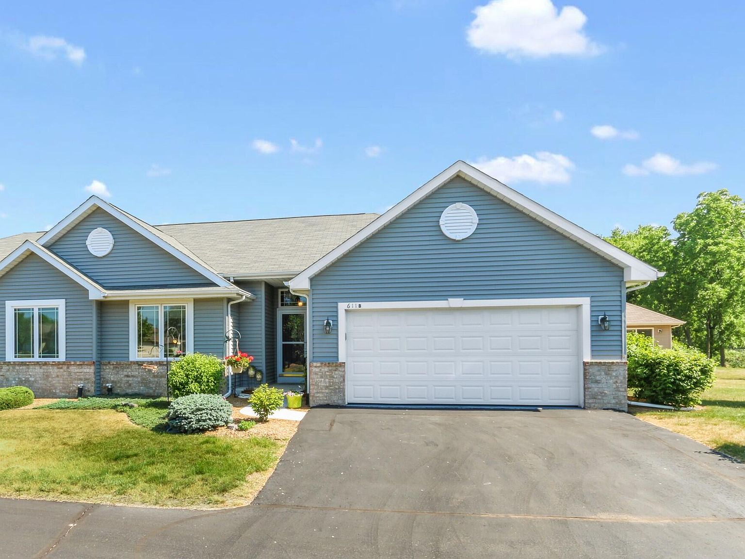 611B Westbury Ln, Delavan, WI 53115 Zillow