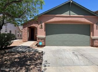 8410 W Razorbill Dr, Tucson, AZ 85757