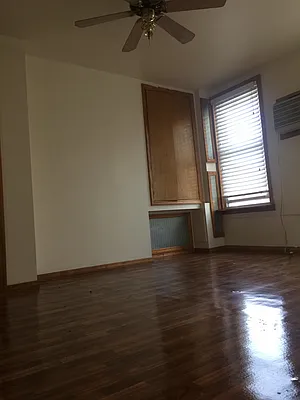 Rented by M & J Tenaglia Realty Corp | media 2