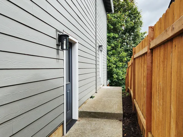 1032 SE Regan Hill Loop, Estacada, OR 97023