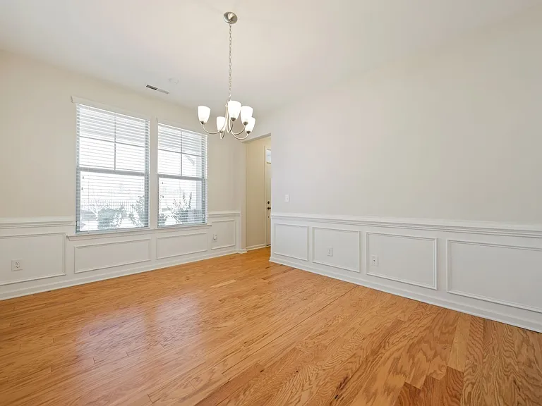 1404 San Antonio Blvd — Photo 4