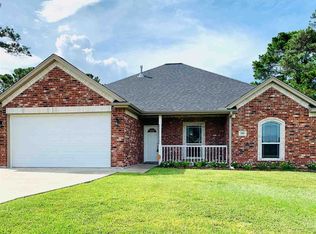 290 Stephanie Dr, Orange, TX 77630