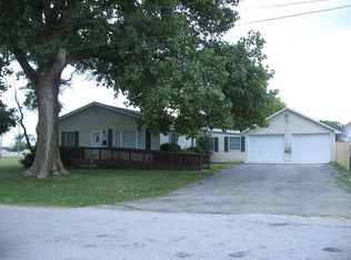 742 N Camfield St, Sullivan, IL 61951