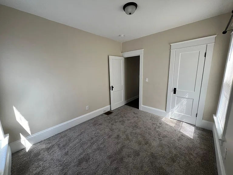 2402 Raspberry St #1 — Photo 16
