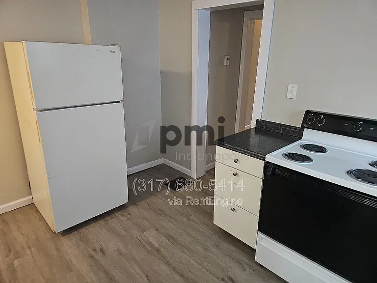 403 Wallace Ave — Photo 3