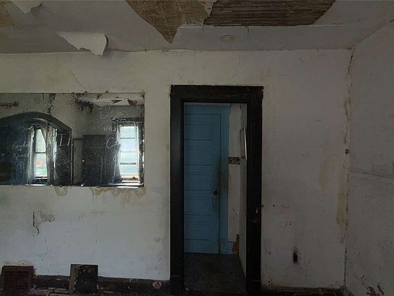 3rd image of 12301 Gay Ave