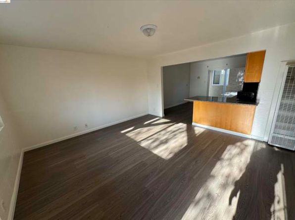 934 70th Ave APT C