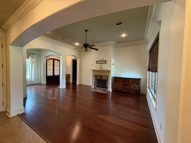 306 Bluebonnet Dr — Photo 3