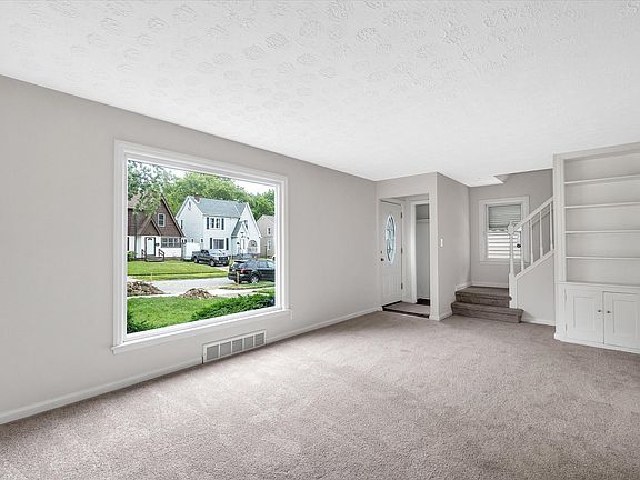 5th image of 19316 Milan Dr