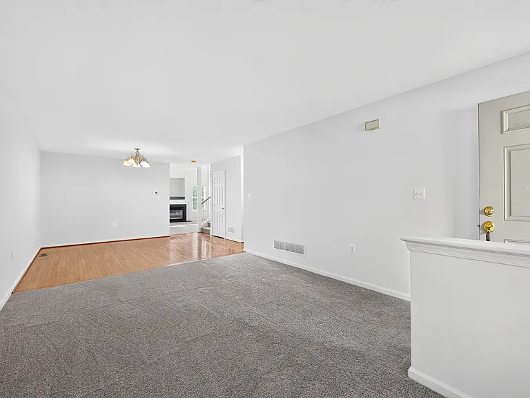 335 Wheatfield Cir — Photo 4