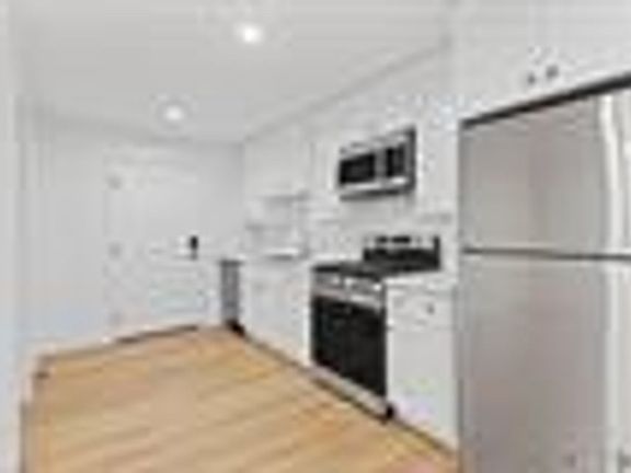 5th image of 4264 42nd St APT 5