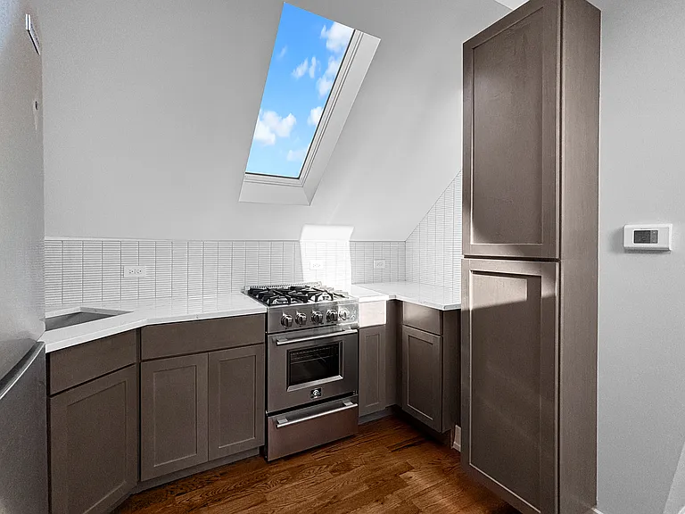 3300 W Pershing Rd #3M — Photo 3