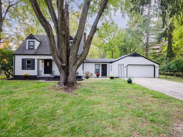 16101 Negaunee, Redford, MI 48240