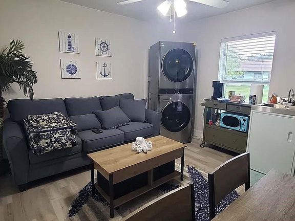3rd image of 7069 Denmark St
