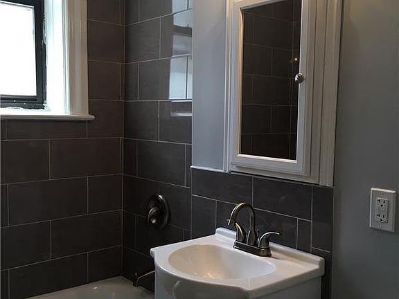 4th image of 1040 Carroll St APT 2I