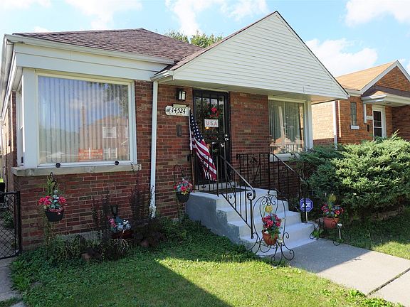 2nd image of 14524 Emerald Ave
