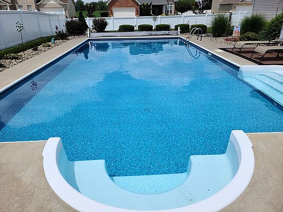 4th image of 300 Aberdeen Dr