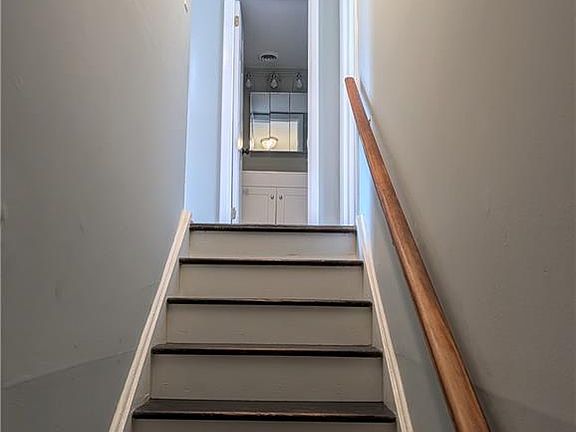 5th image of 201 Peyton Pl SW
