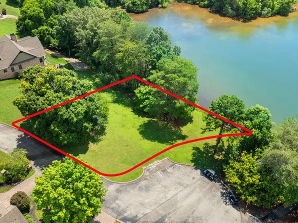 1681 Rarity Bay Pkwy, Vonore, TN 37885