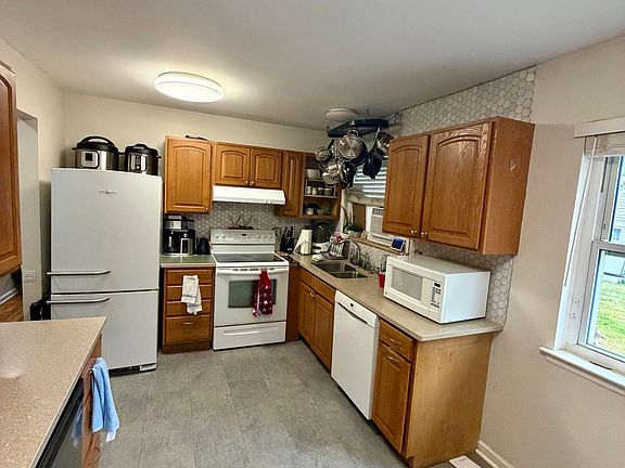 4th image of 41559 McKinley St