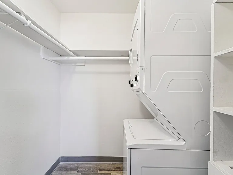 Ridley Apartments — Photo 10
