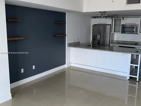 185 SW 7th St APT 2505, Miami, FL 33130
