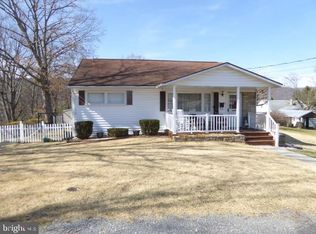 513 2nd St, Romney, WV 26757