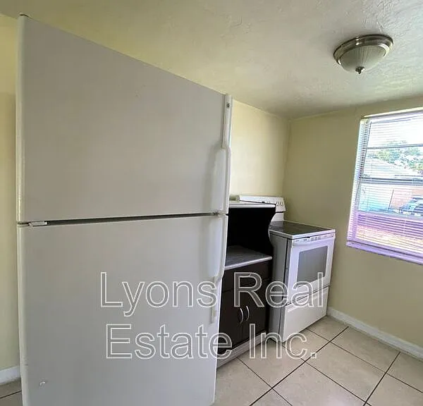 3323 Canal St #A — Photo 5