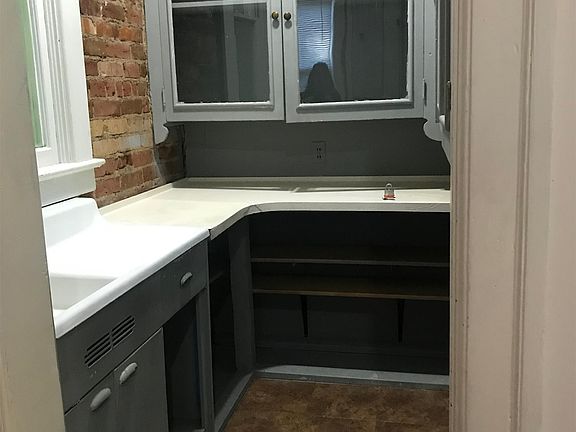 4th image of 1166 E 4th S