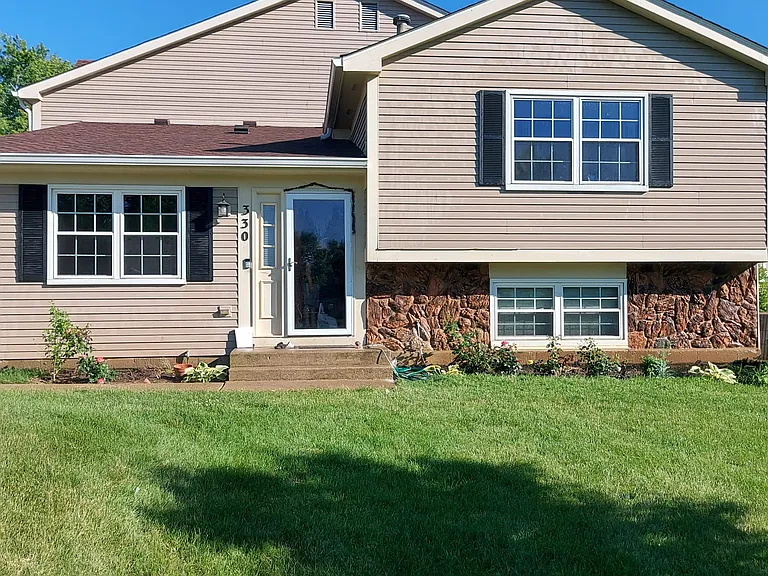 330 Plumwood Ln — Photo 2