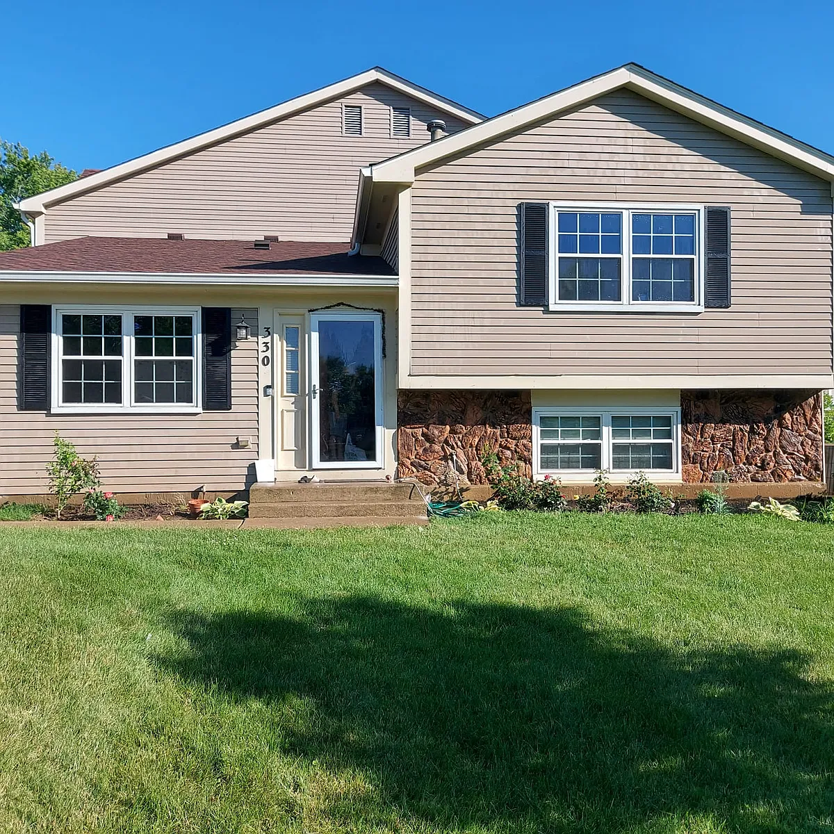 Building Photo - 330 Plumwood Ln