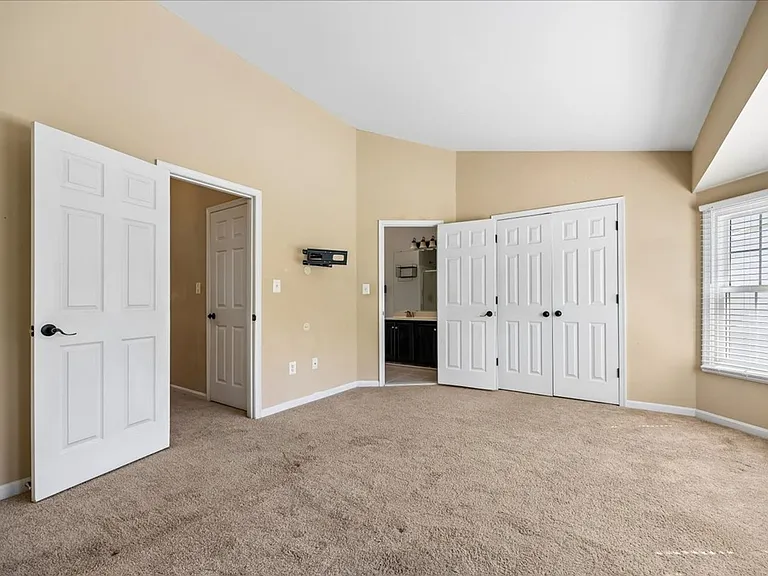 6630 Commodore Ct — Photo 16