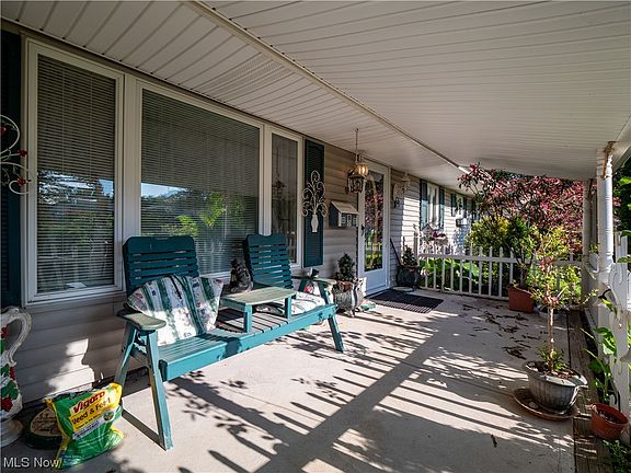 3rd image of 106 Edgewood Dr