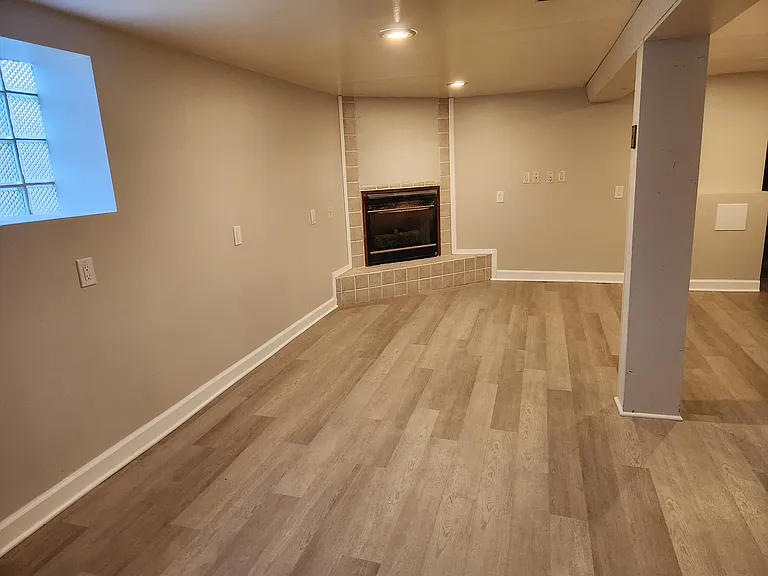 502 E 88th Pl — Photo 9