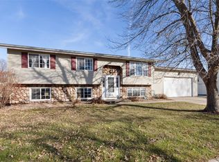 1570 Hillcrest St, Ely, IA 52227