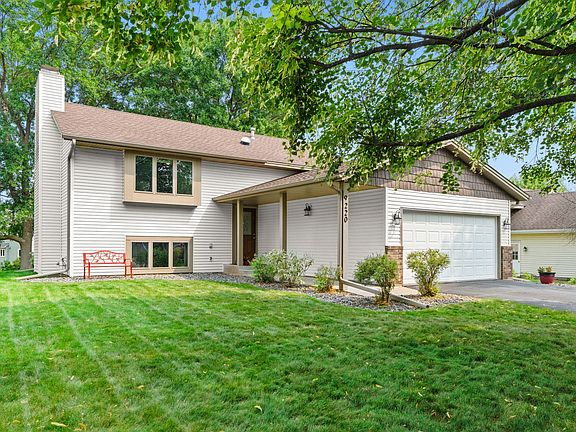 4th image of 9220 Orchid Ln N