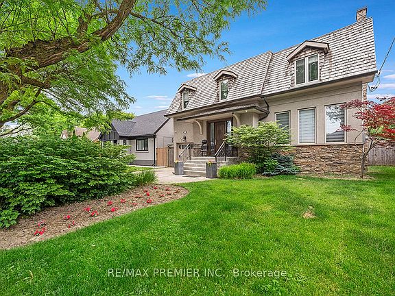 2nd image of 35 Yorkdale Cres