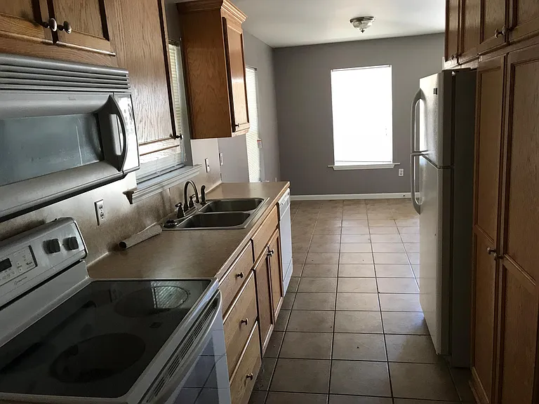 43175 Remington Dr — Photo 8