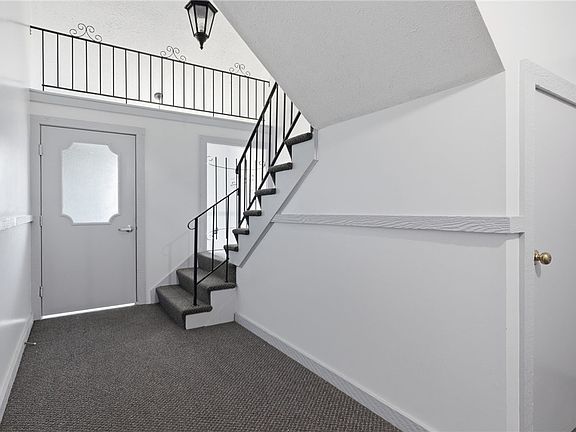 3rd image of 11 High St APT 5