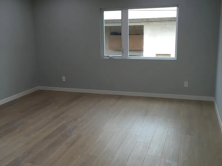 648 N Serrano Ave #1/2 — Photo 11