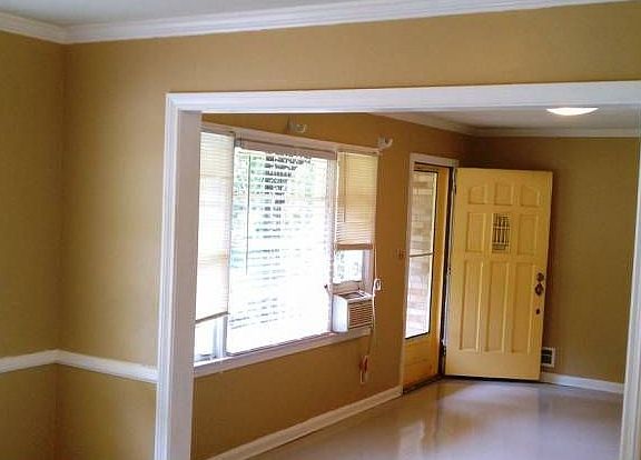 Front Entrance Living Rm