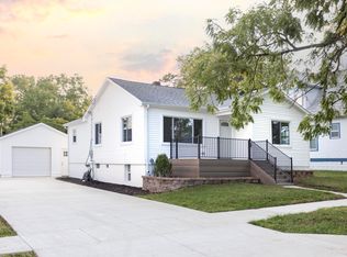 25 N Barker St, New Buffalo, MI 49117