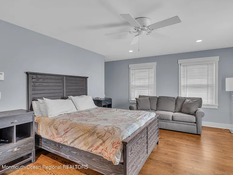 35 Bristol Pl — Photo 18