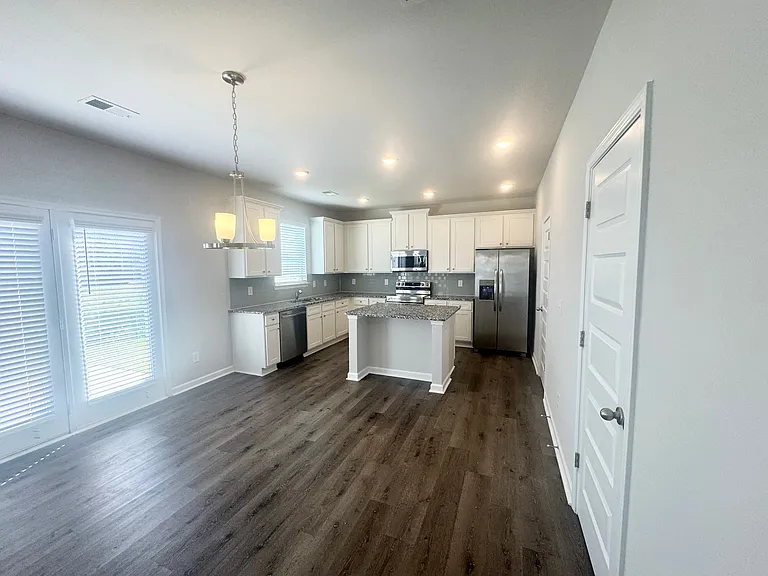 107 Denmon Ct — Photo 4