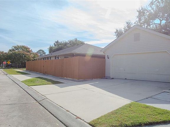 4th image of 3520 Lake Villa Dr