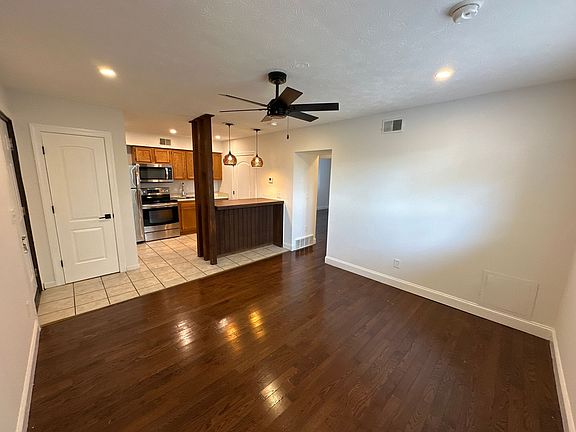 3rd image of 1677 Summit St #1683-3A