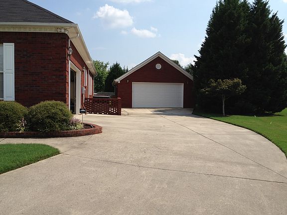 Drivway to Detached Garage