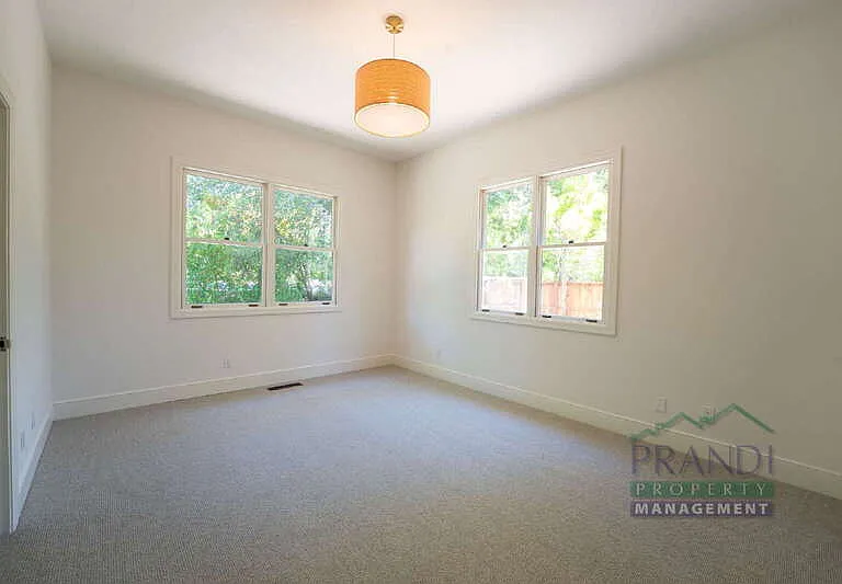 121 Laurel Grove Ave — Photo 29